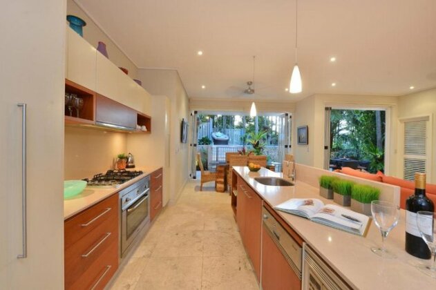 Garden Villa on Murphy - Photo5
