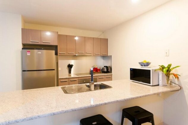 Luxury 1 bed Apartment new King Bed & Bath - Photo4