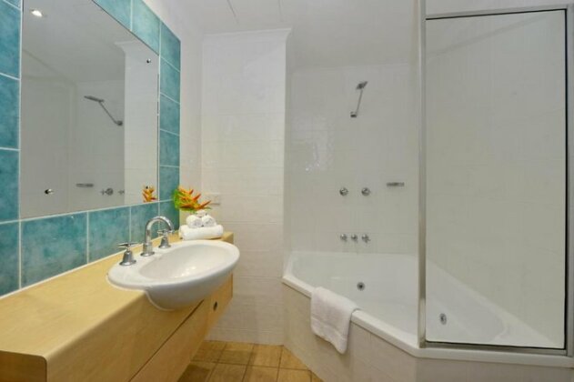 Ocean Sounds 2 Bedroom Apartment - Photo3