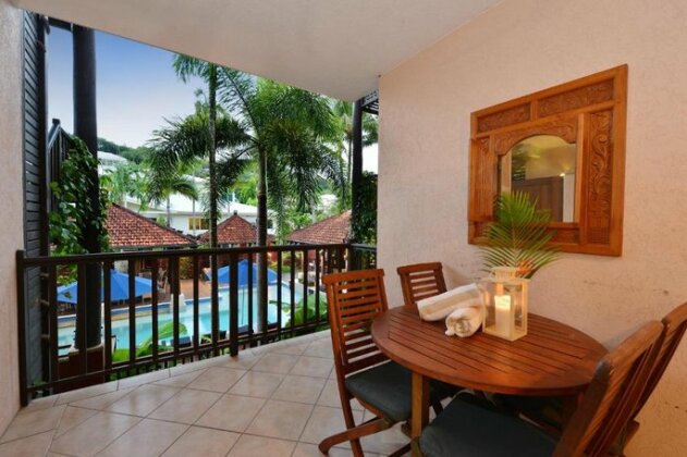Poolside @ Hibiscus - Photo3