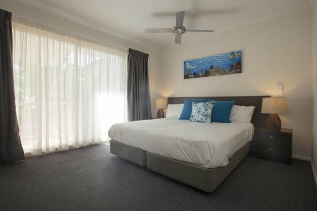 Reef Terrace on St Crispins - Photo3