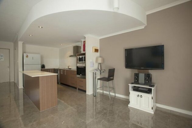 Reef Terrace on St Crispins - Photo5