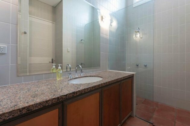 The Hill Apartment No 6 - Photo5