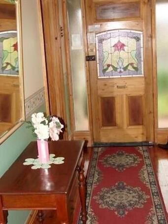 Trafalgar Premium Vintage Suites - Photo4