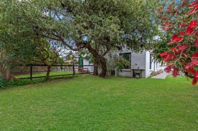 Prue's Cottage - well appointed family getaway - Photo3