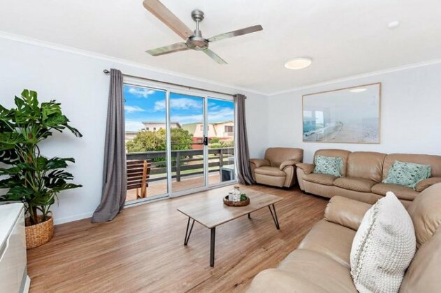 Rocky Point - pet friendly accommodation for multiple families - Photo2