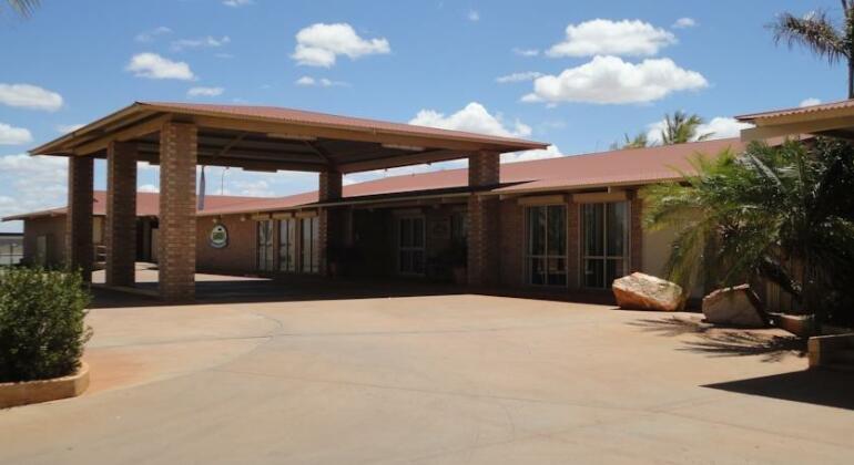 The Lodge Motel - Photo2