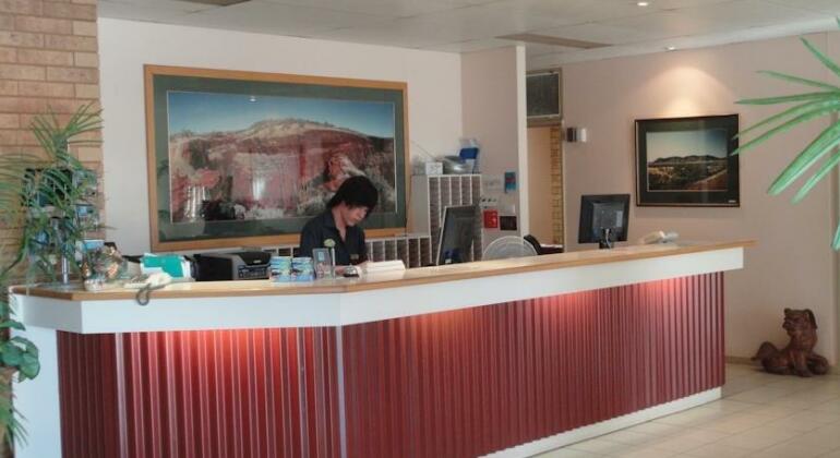 The Lodge Motel - Photo3