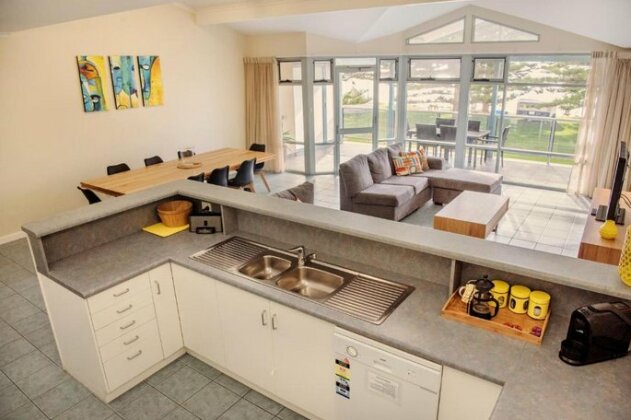 Port Lincoln Foreshore Apartments - Photo4