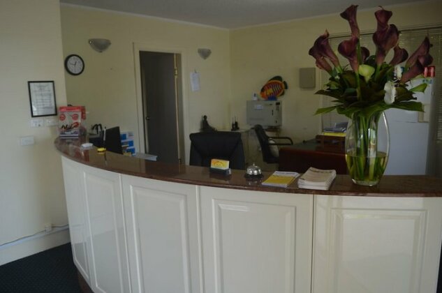 Excelsior Motor Inn - Photo3