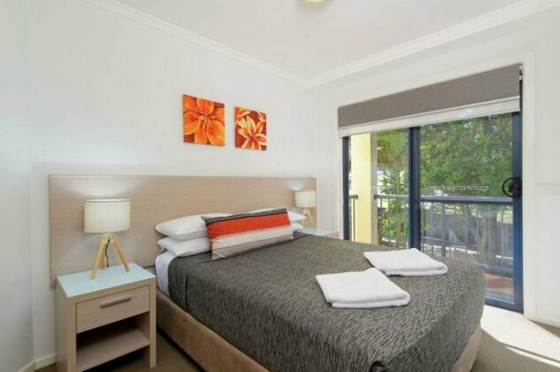 South Pacific Apartments - Photo4