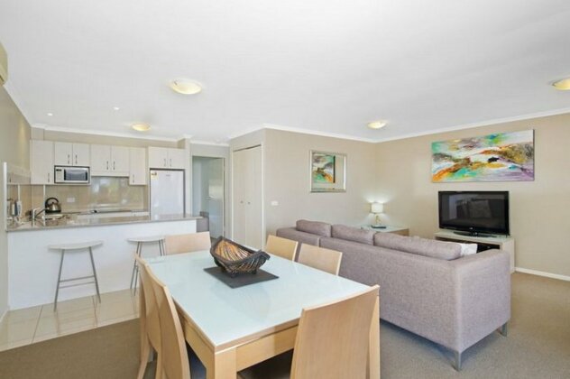 South Pacific Apartments - Photo5