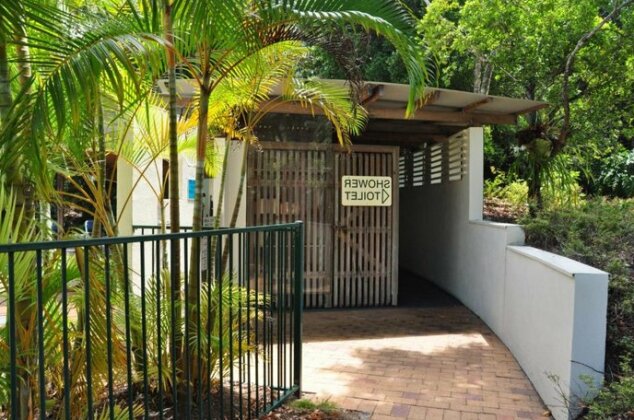 32/15 Rainbow Shores - Unit Overlooking Bushland With Shared Swimming Pool Spa And Tennis Court - Photo2