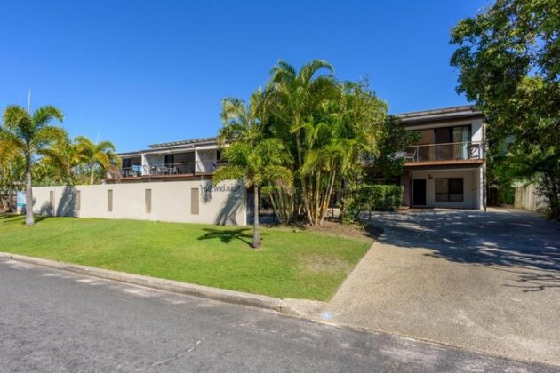 Unit 1 Rainbow Surf - Modern two storey townhouse with large shared pool close to beach and shop - Photo4