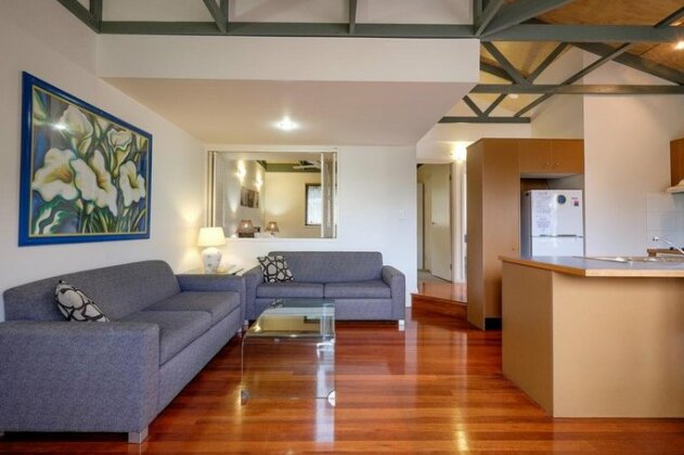 6 Point Lookout Beach Resort - Photo2
