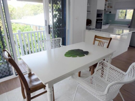 Azure Redland - Photo3
