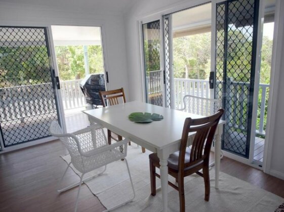 Azure Redland - Photo4