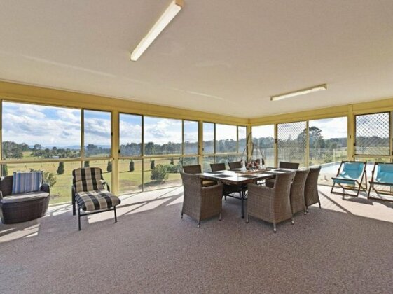 Noble Willow Homestead Lovedale Super Spacious with views and pool - Photo5