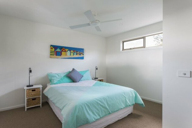Iluka - stroll to Tyrone Foreshore - Photo5