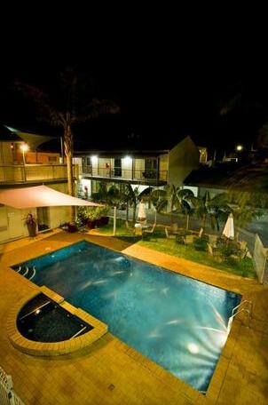 Moonlight Bay Apartments - Photo2