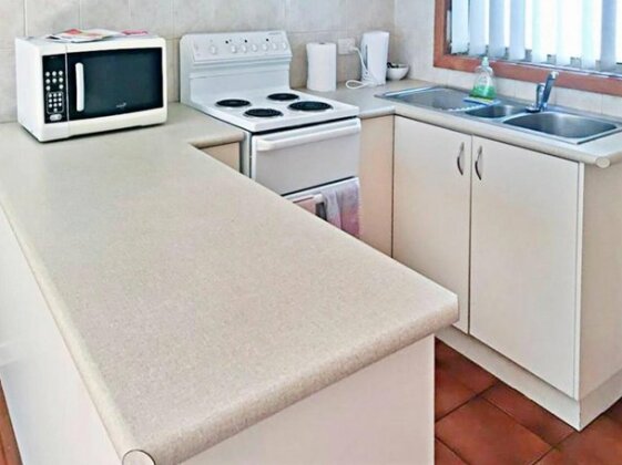 Rye 2 Bedroom Apartment - FORESHORE ROCKFEST - Photo3