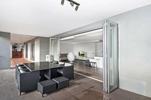 The Complete Luxury Escape - Photo3