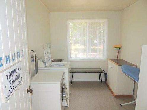 Carmens Inn - Photo5