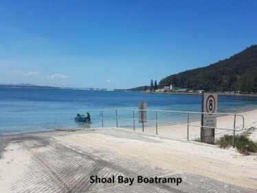 1 'shoal Towers' 11 Shoal Bay Road - Fantastic Unit Across The Road From Beach