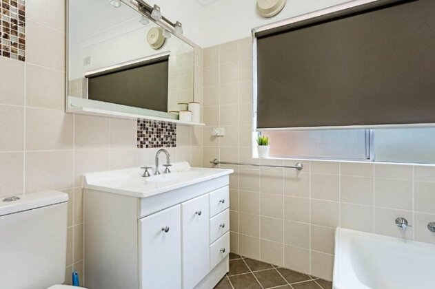 Adriana 10 - Shoal Bay - Photo2