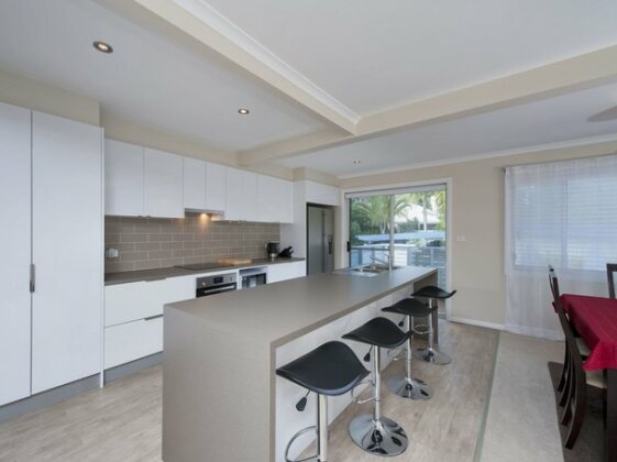 Beach and Bay 121 Shoal Bay Road - Photo5