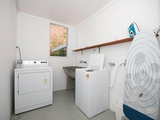 'Beachside' Shoal Bay Unit 6 - Photo4