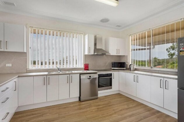 Ronald Avenue 57A - Photo4