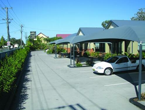 Francis Phillip Motor Inn and The Lodge - Photo3