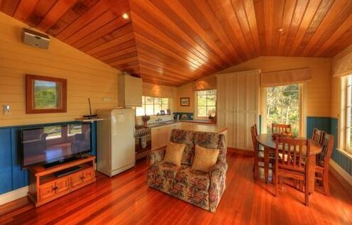 Island View Spa Cottage - Photo3