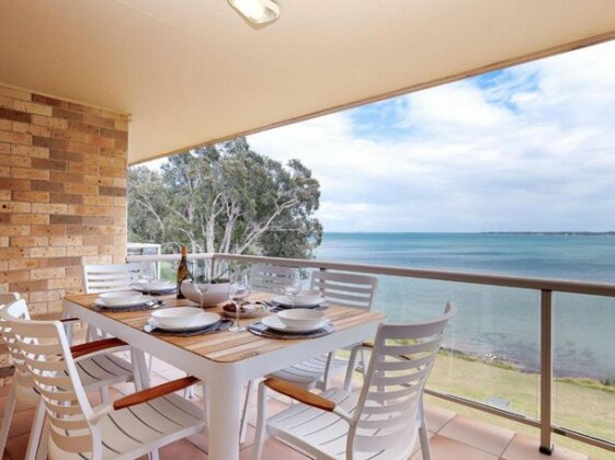 3 'Pelican Sands' 83 Soldiers Point Rd - Stunning Waterfront Unit With Magical Water Views & Air Co - Photo2