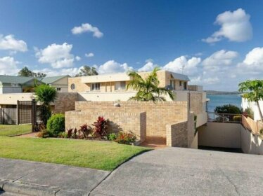 3 'Pelican Sands' 83 Soldiers Point Rd - Stunning Waterfront Unit With Magical Water Views & Air Co
