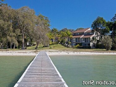 5 'Casuarina's ' 33 Soldiers Point Road - Superb Waterfront Unit