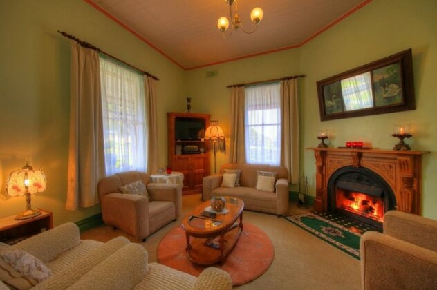Hanlon House - Photo3
