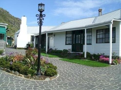 Touchwood Cottages - Photo2