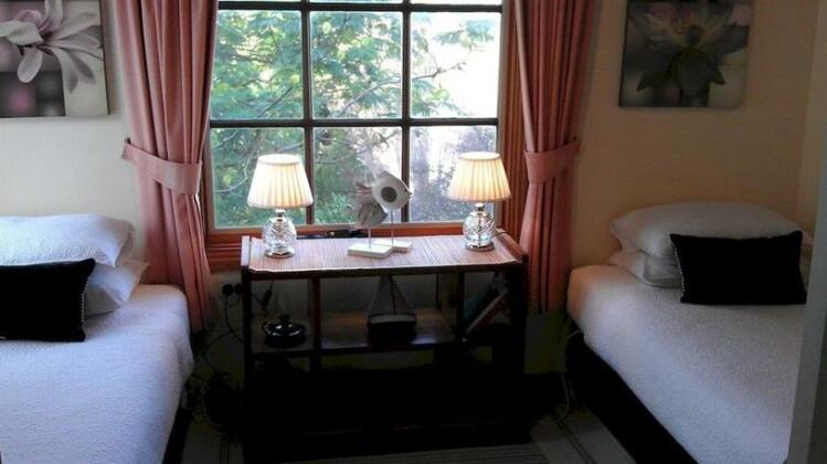 Touchwood Cottages - Photo3
