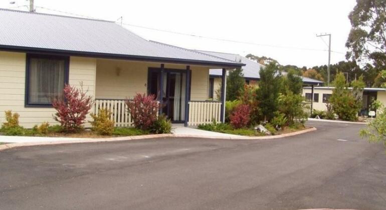 Anchor Down Cottages - Photo2
