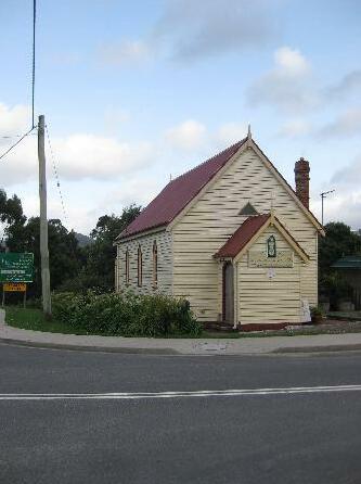 Strahan Colonial Cottages - Photo4