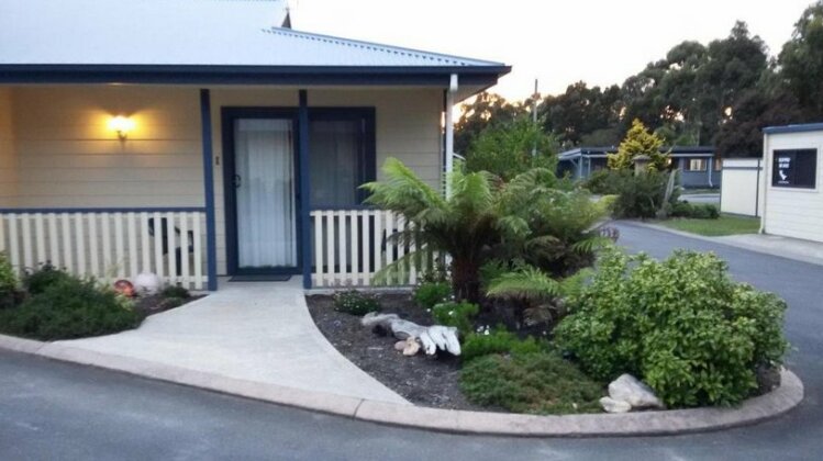 Strahan Retreat Cottages - Photo2