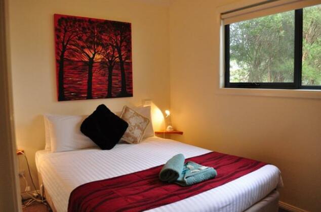 Strahan Retreat Cottages - Photo4