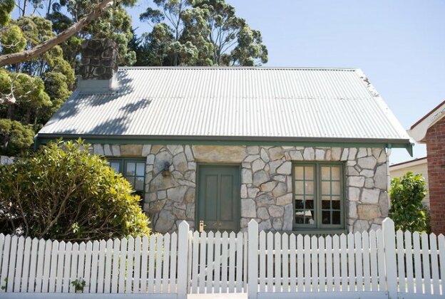 Strahan Village - Photo2