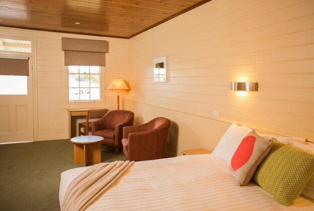 Strahan Village - Photo4