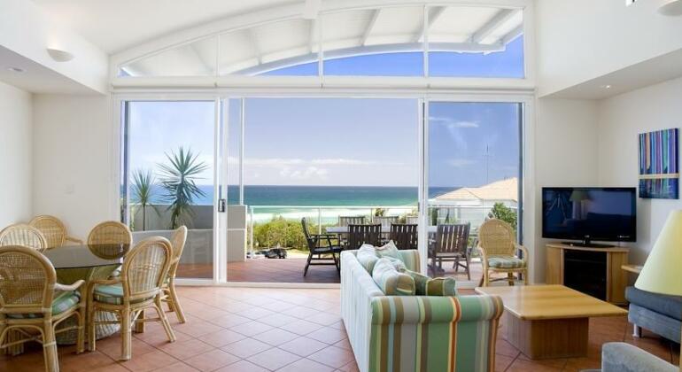 Aqua Promenade Beachfront Holiday Apartments - Photo3