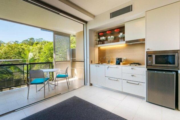 Footsteps to the Heart of Noosa and a View - Photo4