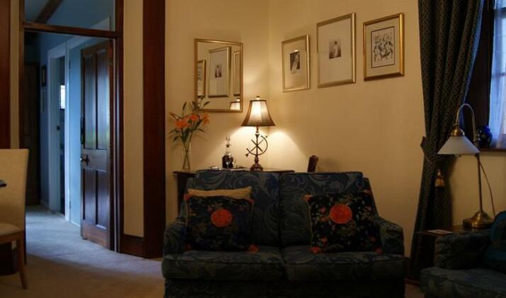 Meredith House - Photo5