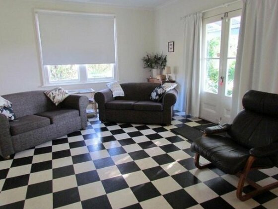 Pettit Cottage - Photo2